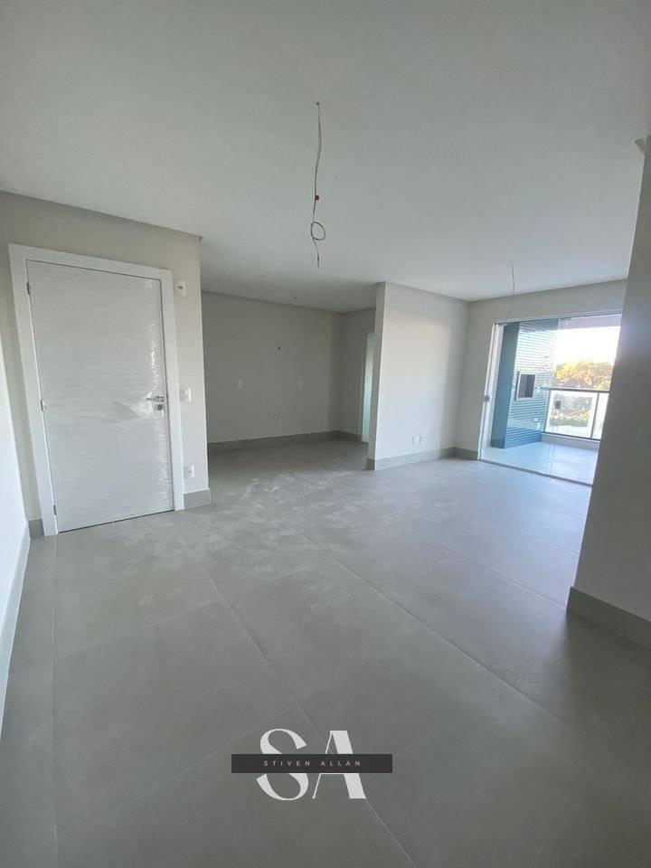 Apartamento à venda com 3 quartos, 99m² - Foto 4